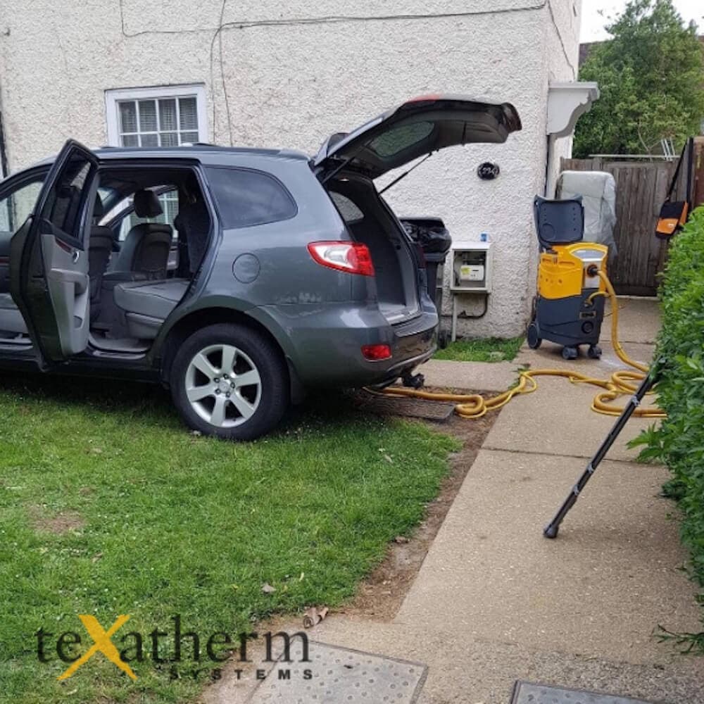 provessionally cleaning cars with the emv carpet cleaning machine www.texatherm.com